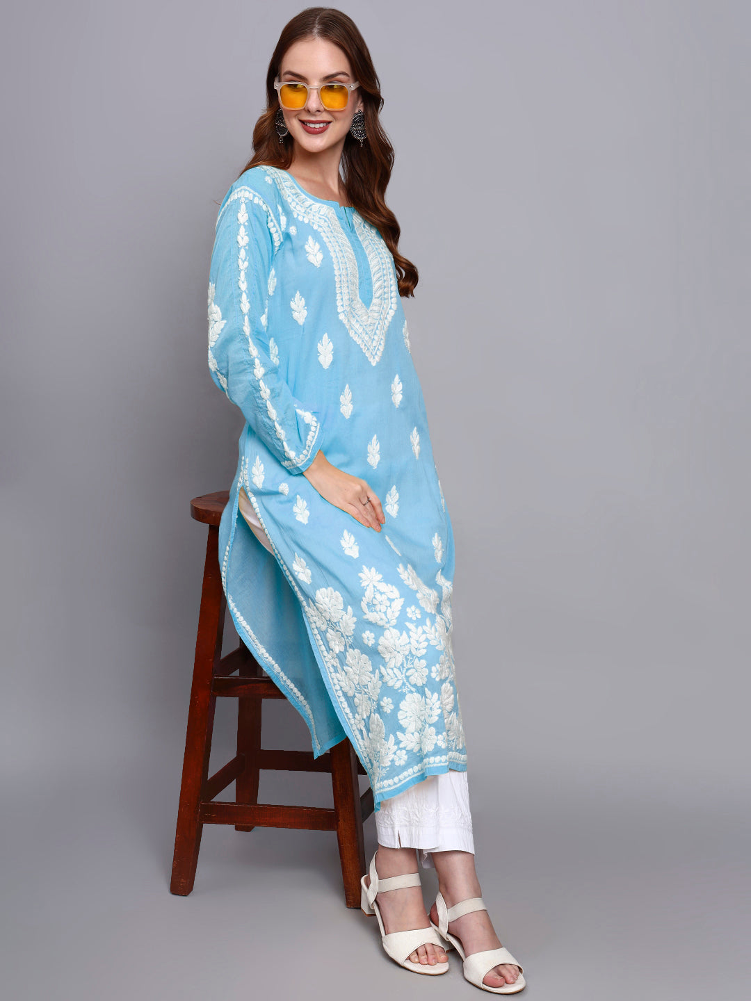 Women Hand Embroidered Chikankari Mulmul Kurti -AL3723 Blue