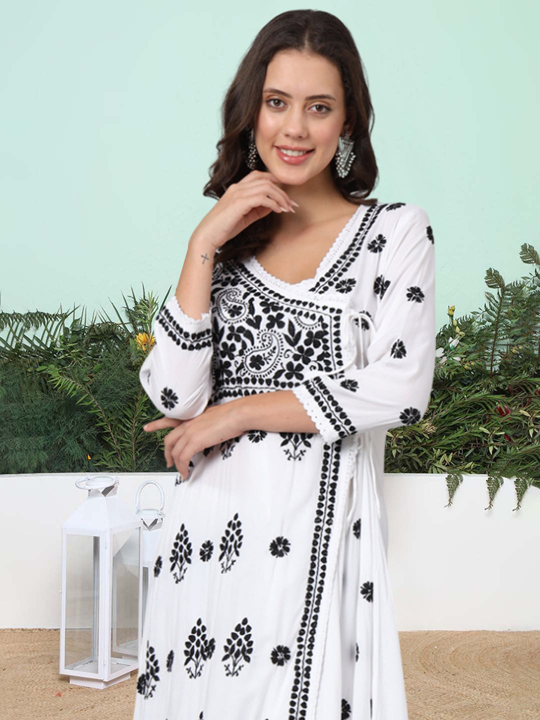 Women Hand Embroidered Chikankari Rayon Kurta-AL3890 Whiteandblack