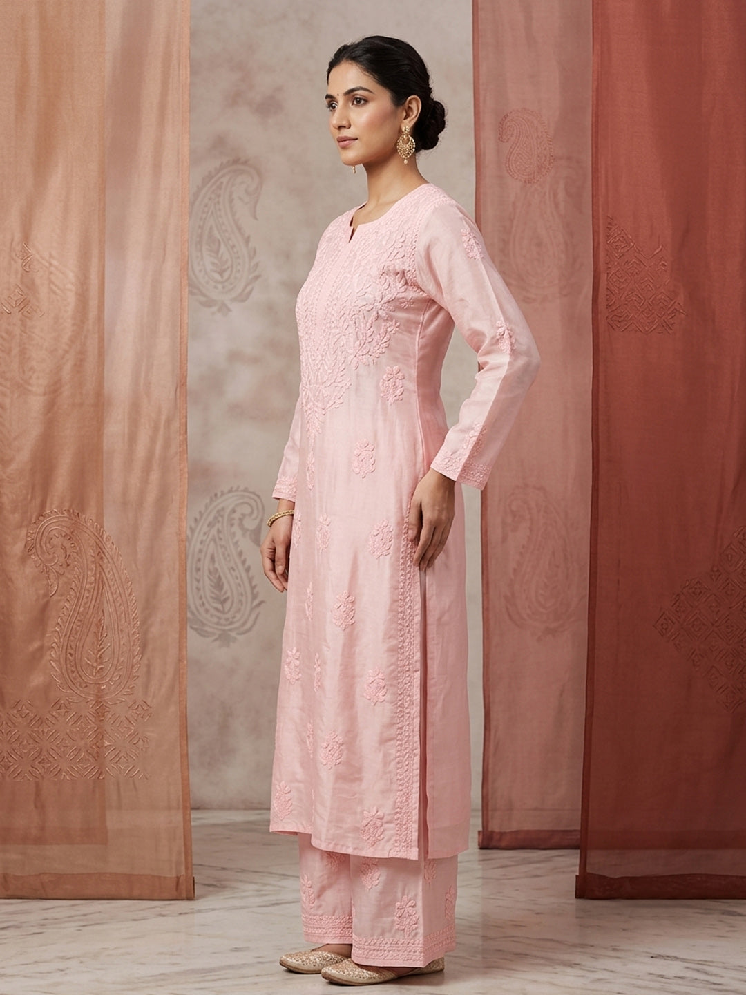 Women Hand Embroidered Chikankari Muslin Kurta Set-AL4118KS Peach