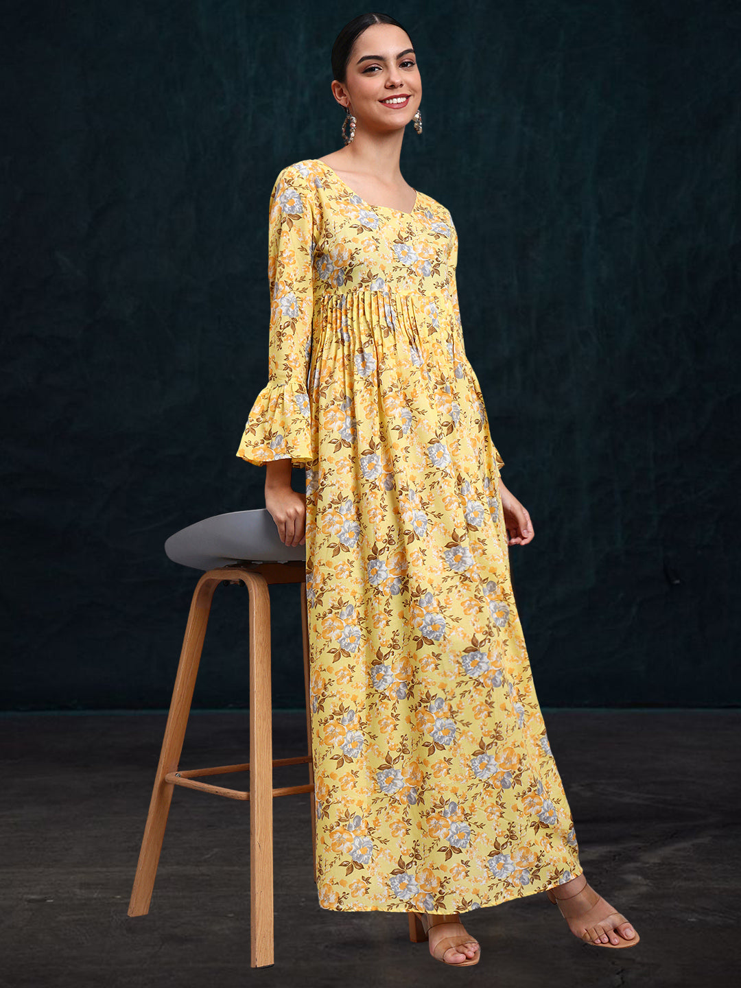 Women Green Floral Printed Cotton Jalabiya with Flared Sleeves & Round Neckline-AL4045 Yellow