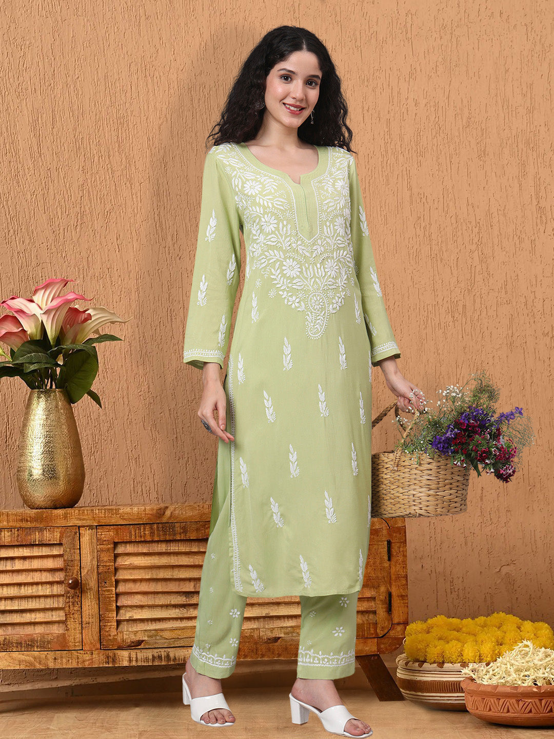 Women Hand Embroidered Chikankari Rayon Kurta set-AL3451KS Green