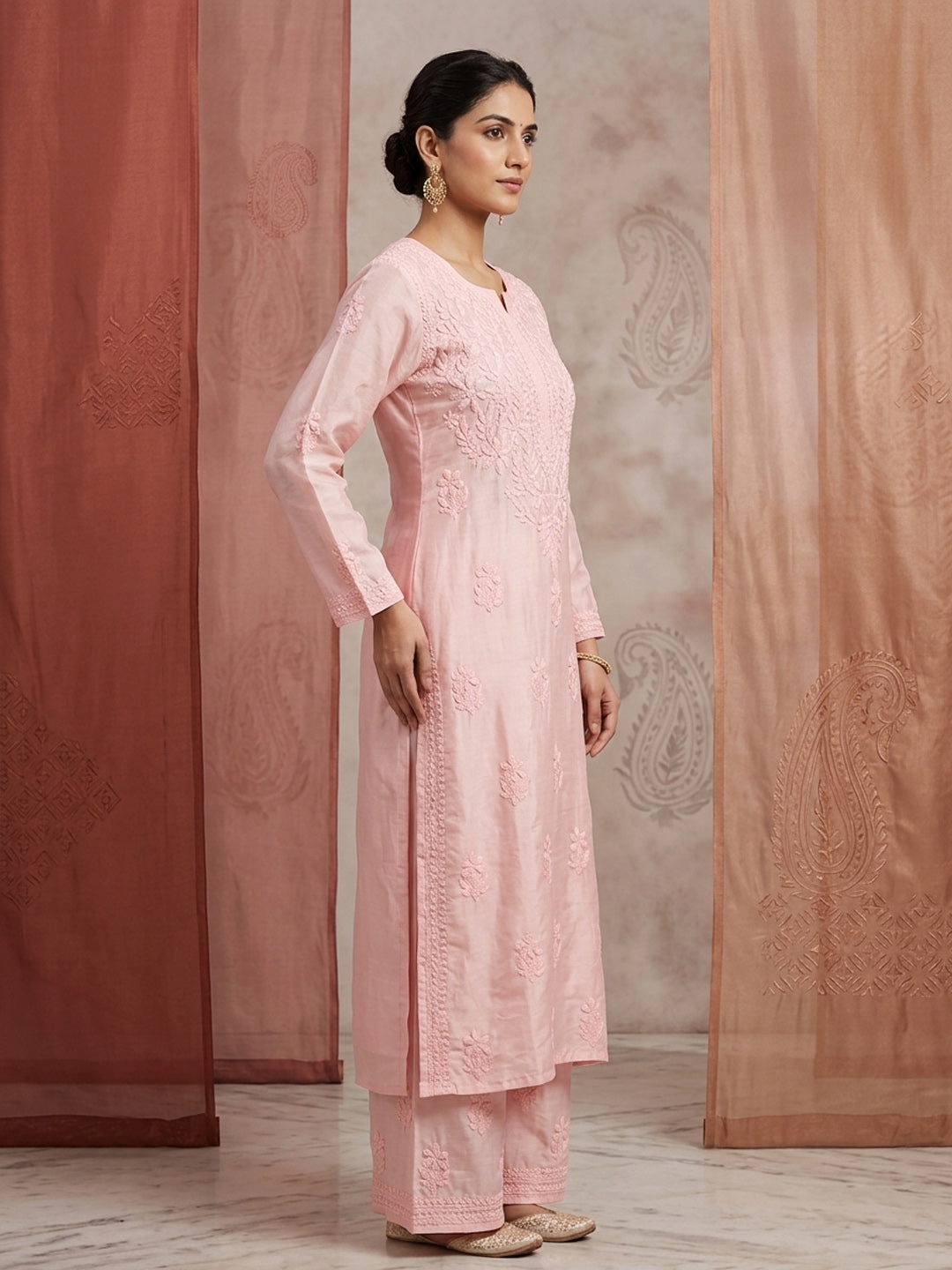 Women Hand Embroidered Chikankari Muslin Kurta Set-AL4118KS Peach