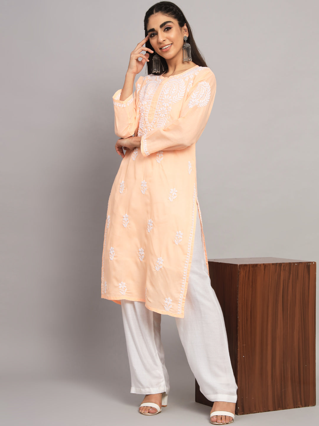 Hand Embroidered Chikankari Cotton Straight Kurta- AL3561 Peach