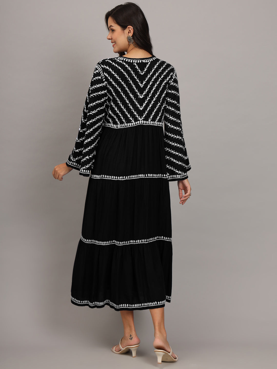 Hand Embroidered Chikankari Modal Jalabiya-AL4015 Black