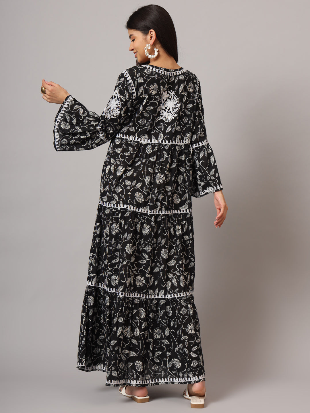 Hand Embroidered Chikankari A-Line Gathering Pattern Mulmul Cotton Jalabiya-AL3673 Black & White