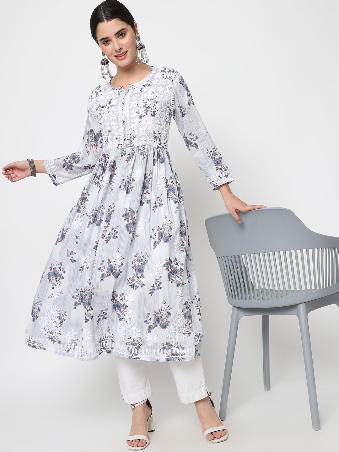 Women Hand Embroidered Chikankari Cotton Kurta-AL3583 Grey