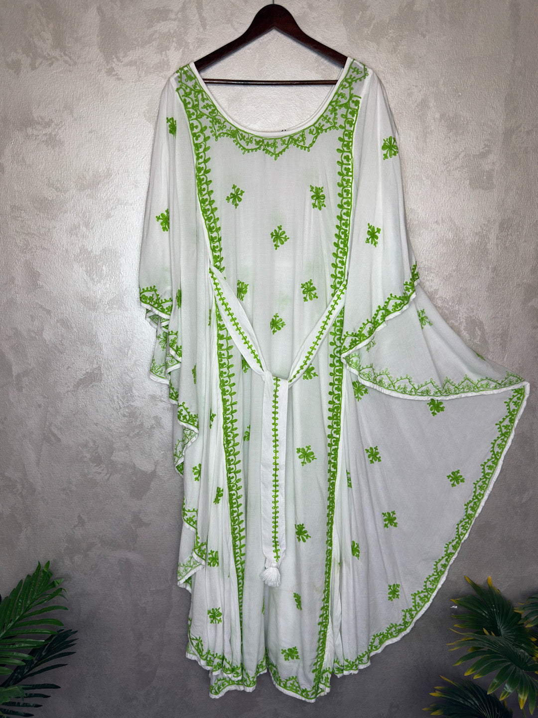 Hand Embroidered Chikankari Modal Kaftan-AL3604