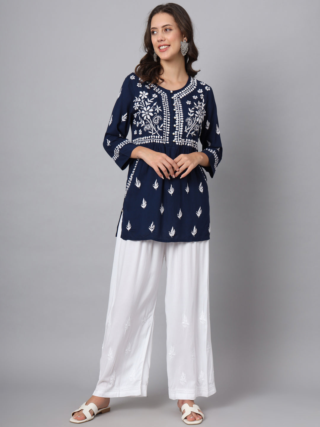 Women Hand Embroidered Chikankari Rayon Kurti-AL3696 Navy