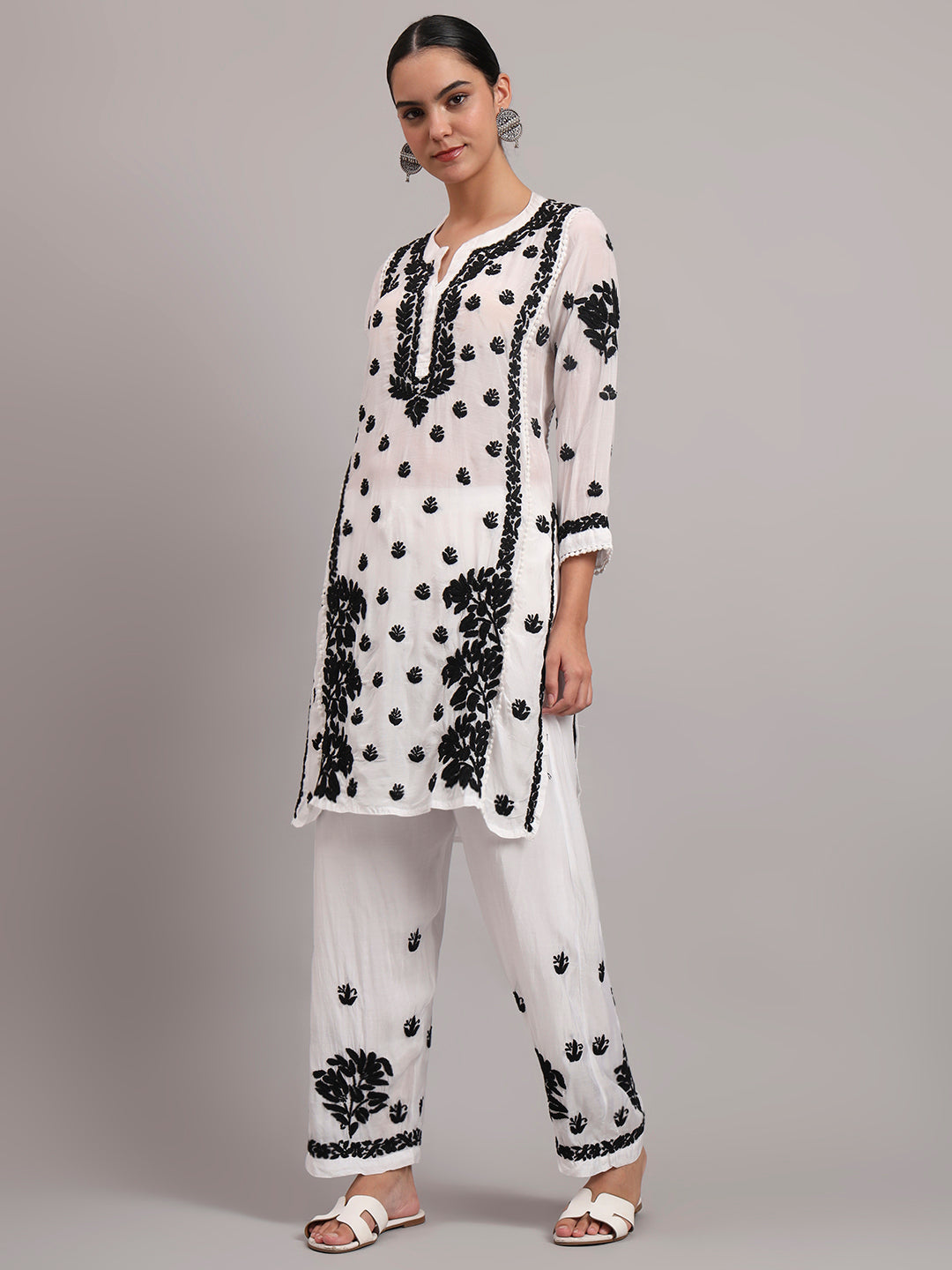 Women Hand Embroidered Chikankari Muslin Kurta Set-AL4080KS
