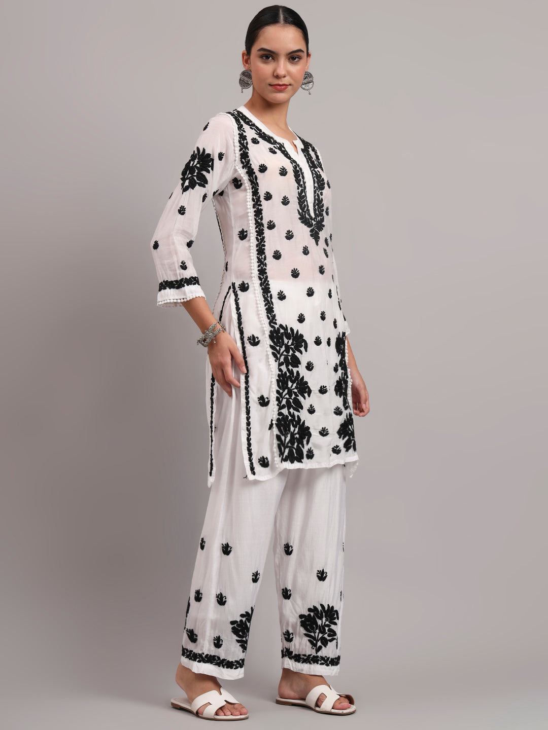 Women Hand Embroidered Chikankari Muslin Kurta Set-AL4080KS