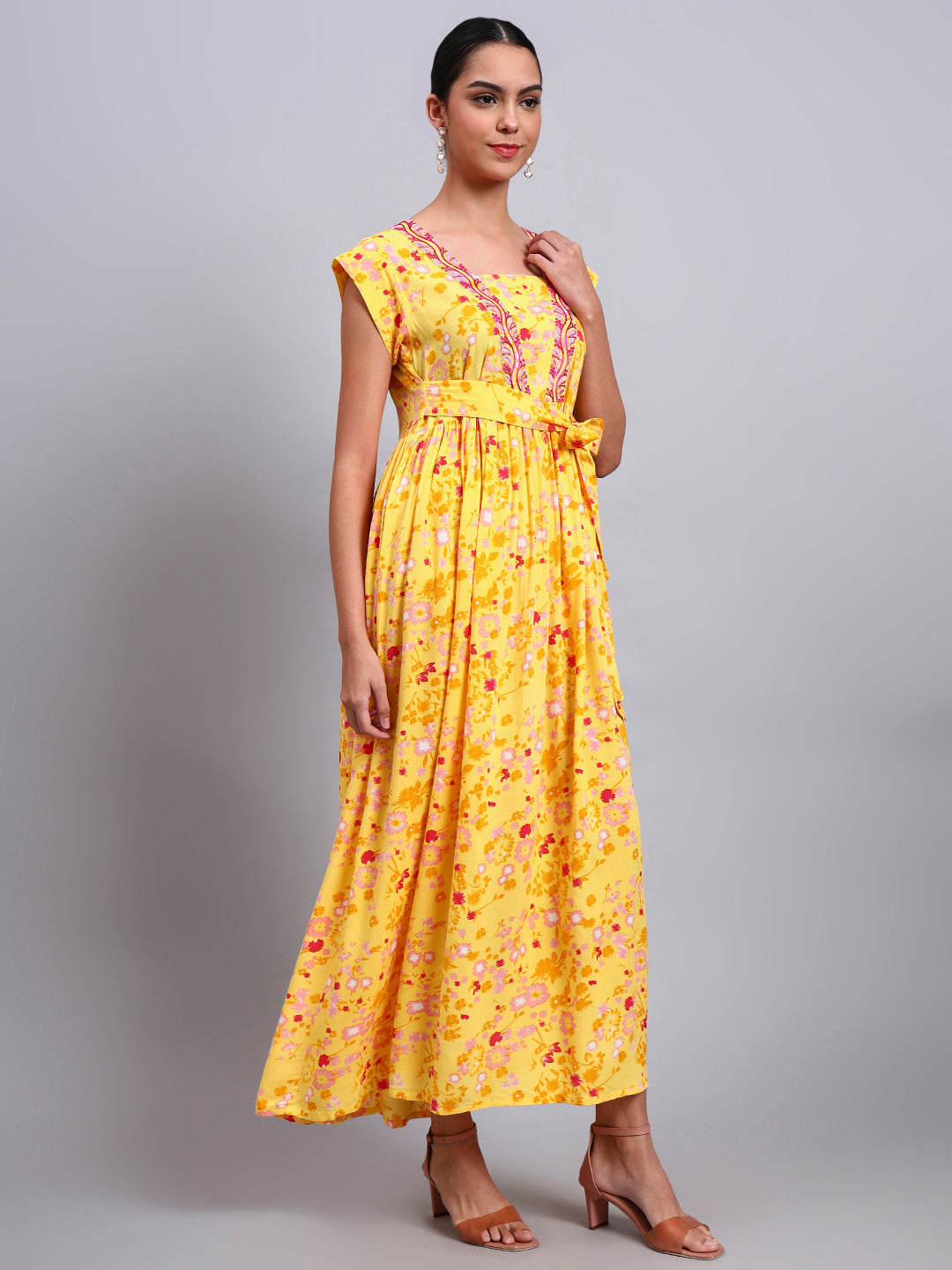 Women Floral Printed Cotton Jalabiya with Cap Sleeves & Square Neckline-AL4010 Yellow