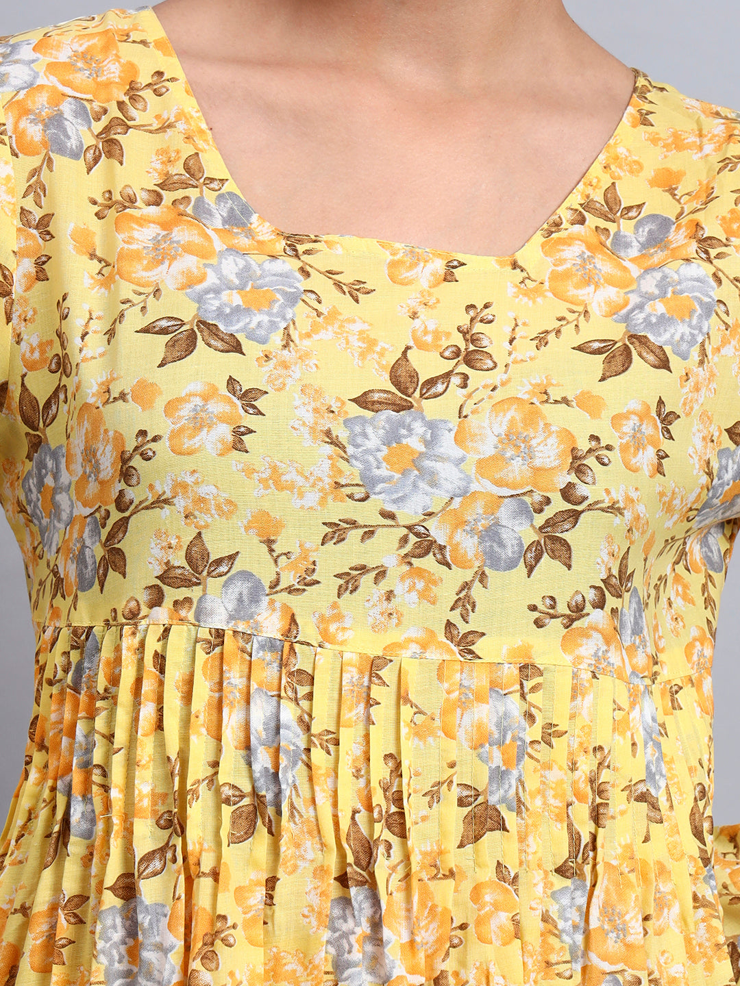 Women Green Floral Printed Cotton Jalabiya with Flared Sleeves & Round Neckline-AL4045 Yellow