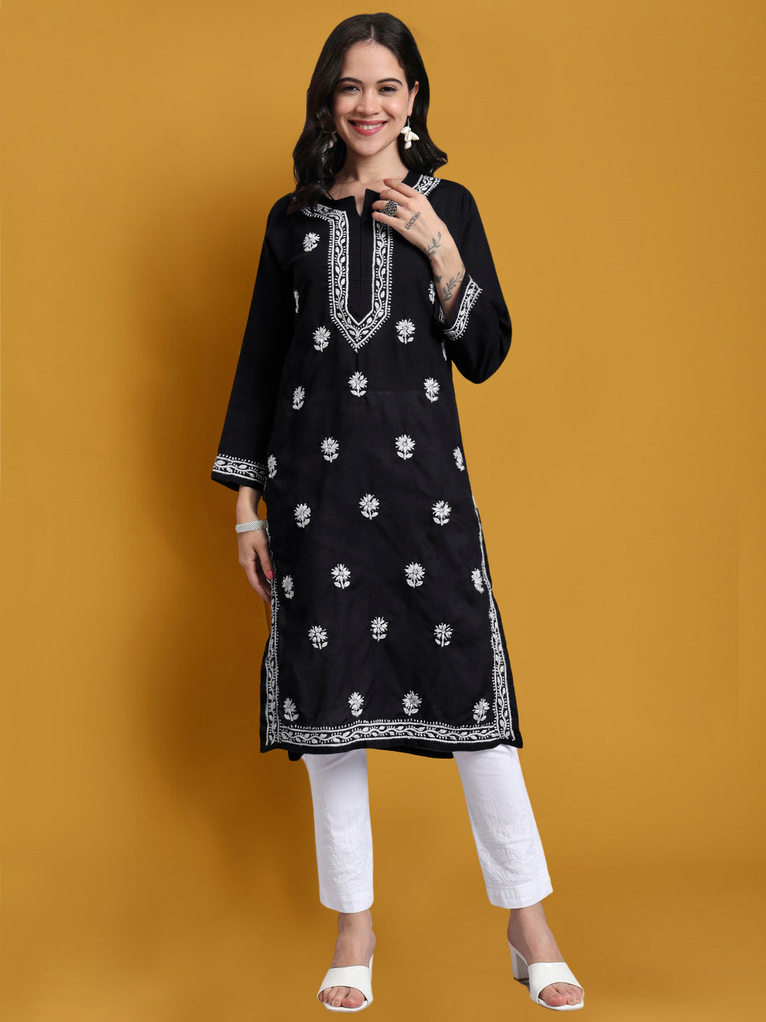 Women Hand Embroidered Chikankari Cotton Kurta-AL3999 Black