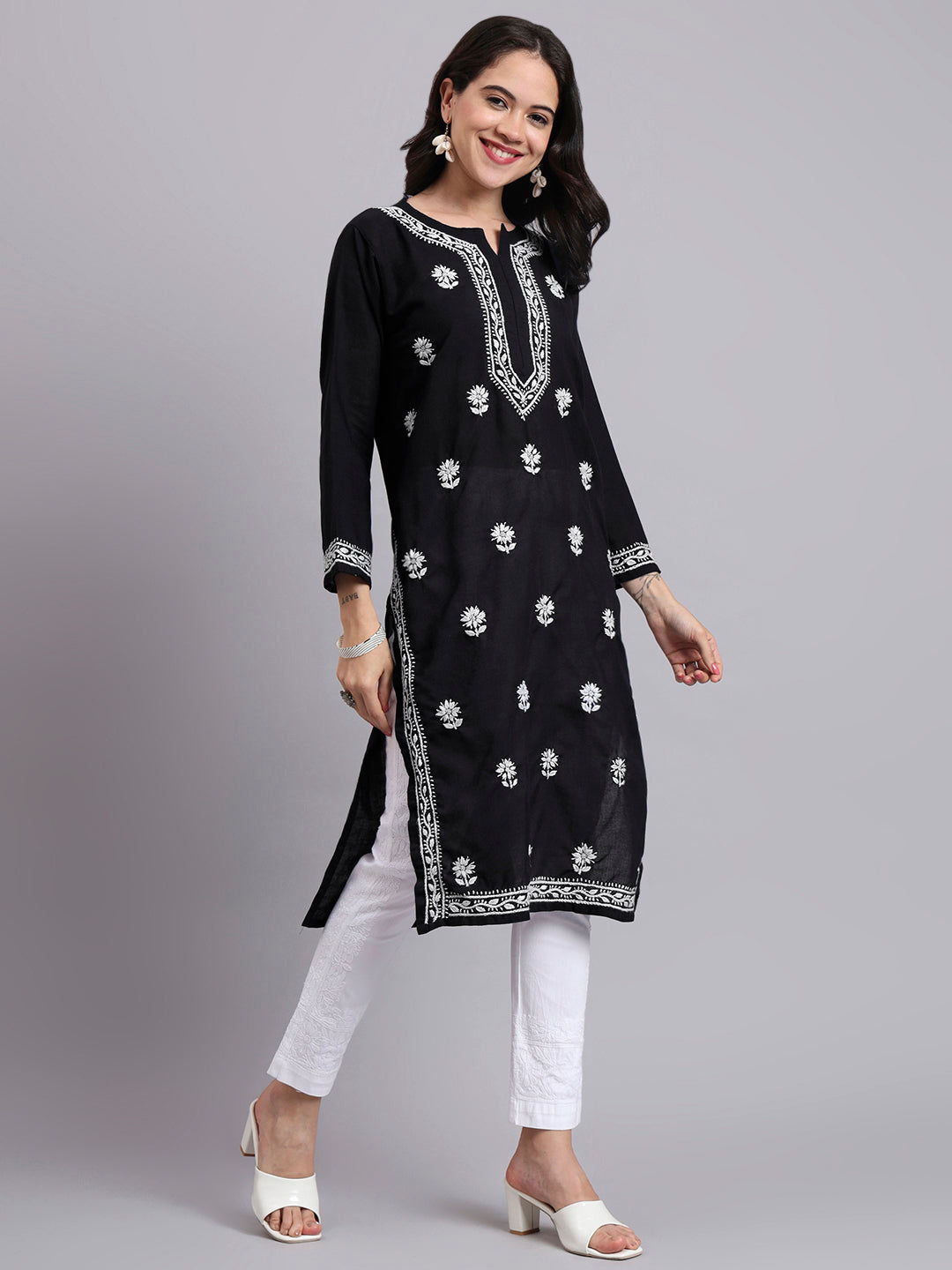 Women Hand Embroidered Chikankari Cotton Kurta-AL3999 Black