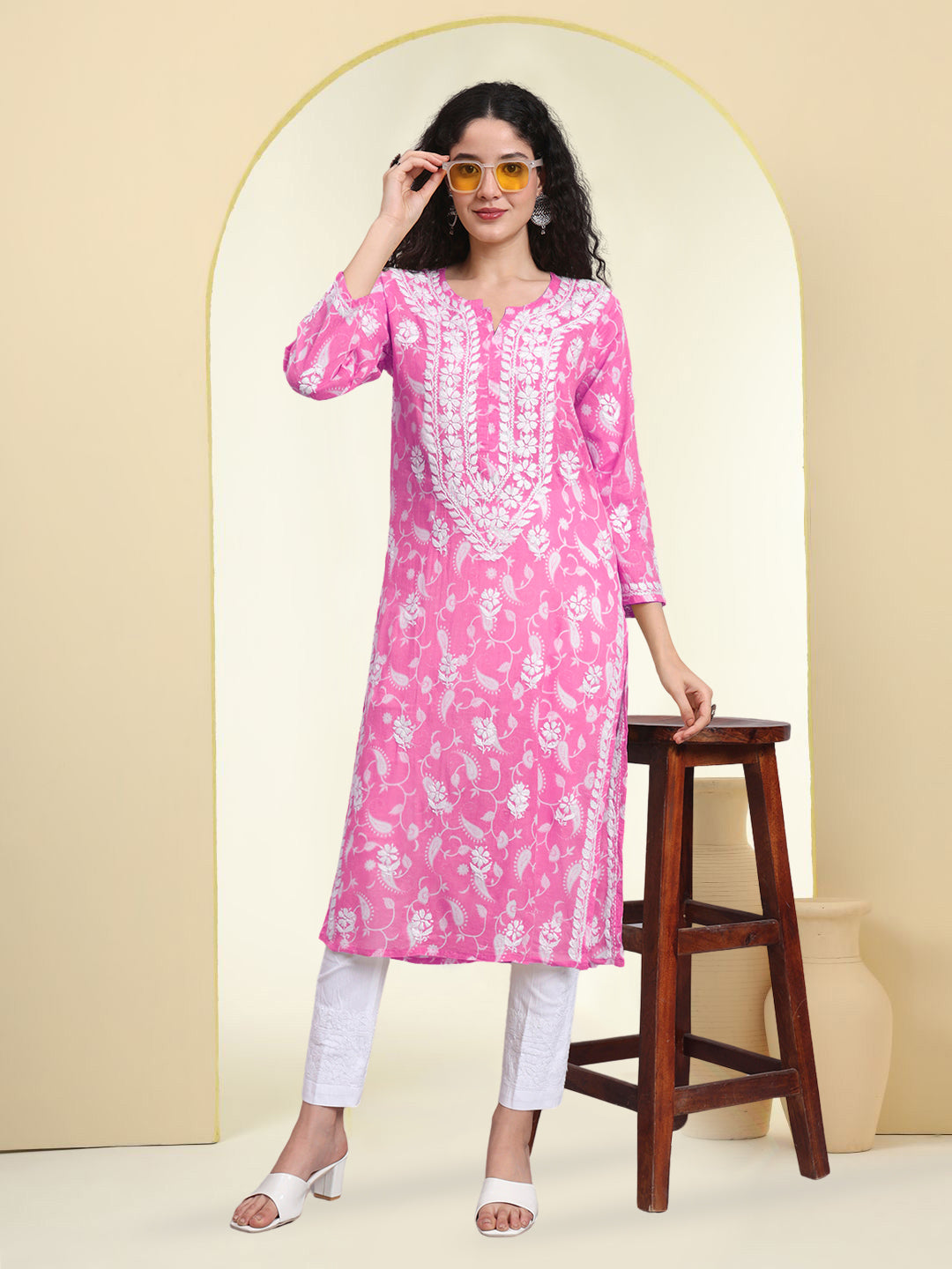 Women Hand Embroidered Chikankari Mul Printed Cotton Kurta-AL4072 Pink