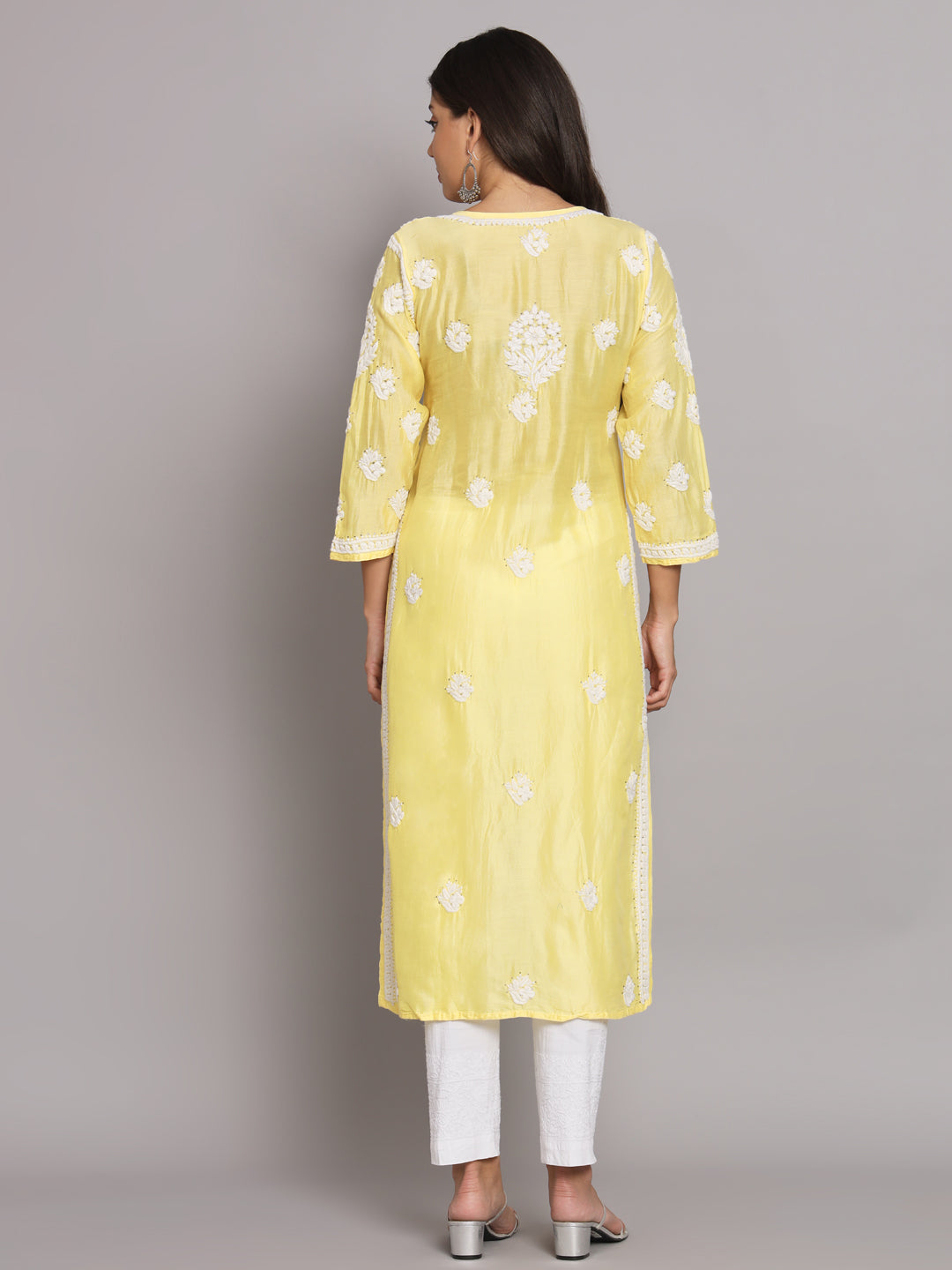 كورتا شيكانكاري تشاندري أنجاركا المطرزة يدويًا مع عمل موكايش-AL3672
