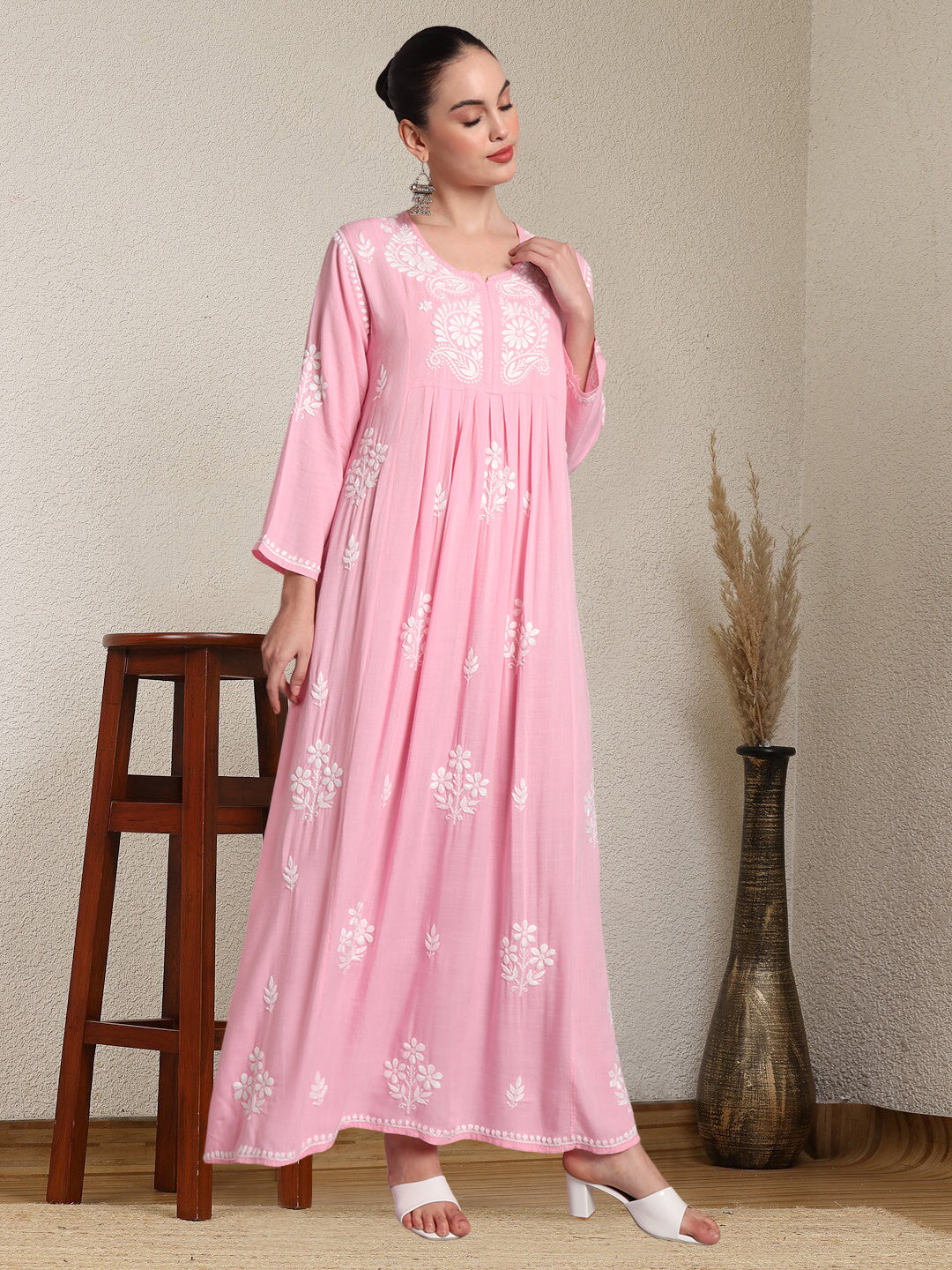 Hand Embroidered Chikankari A-Line Gathering Pattern Rayon Jalabiya-AL4012 Pink