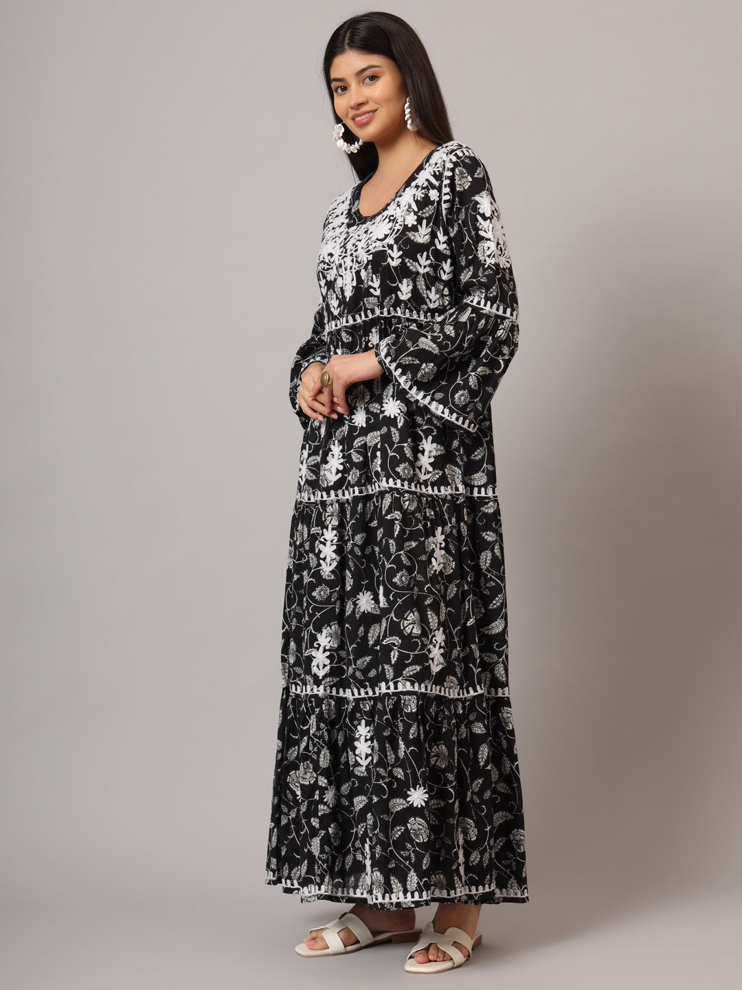 Hand Embroidered Chikankari A-Line Gathering Pattern Mulmul Cotton Jalabiya-AL3673 Black & White