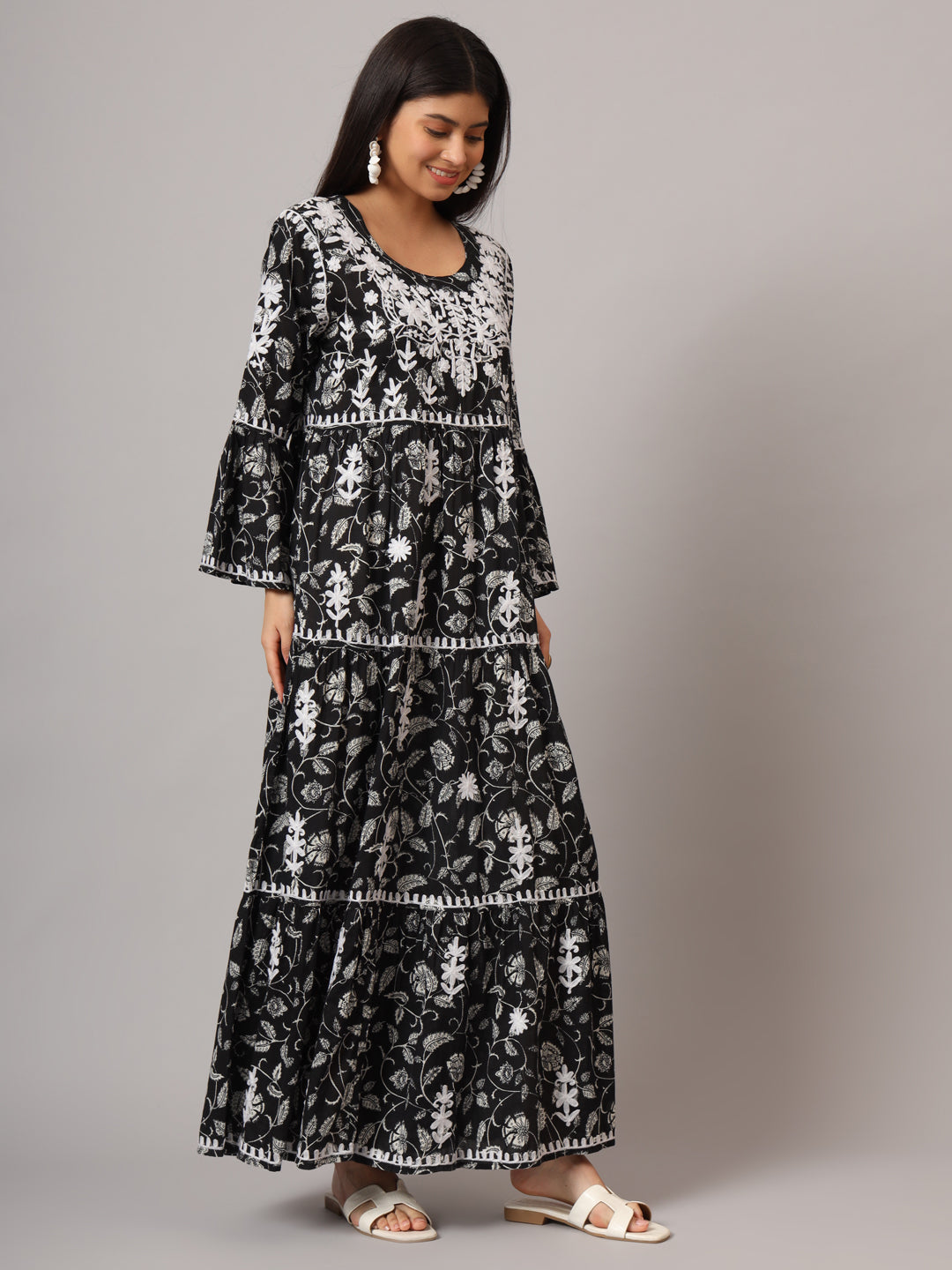 Hand Embroidered Chikankari A-Line Gathering Pattern Mulmul Cotton Jalabiya-AL3673 Black & White