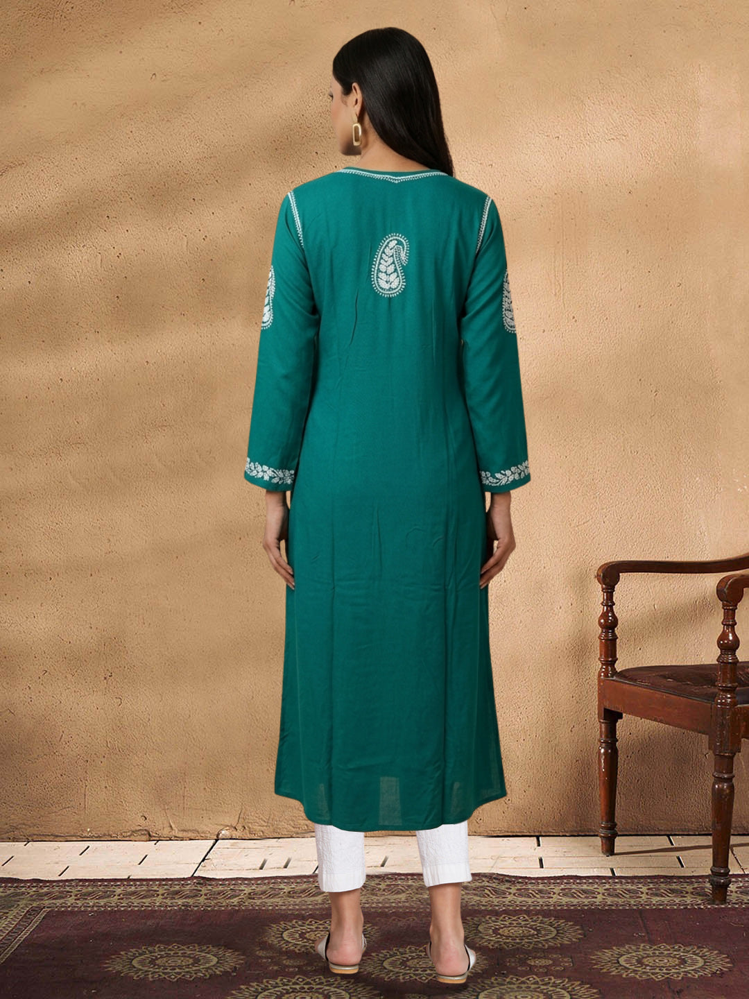 Women Hand Embroidered Chikankari Rayon Kurta-AL3549 Ramagreen