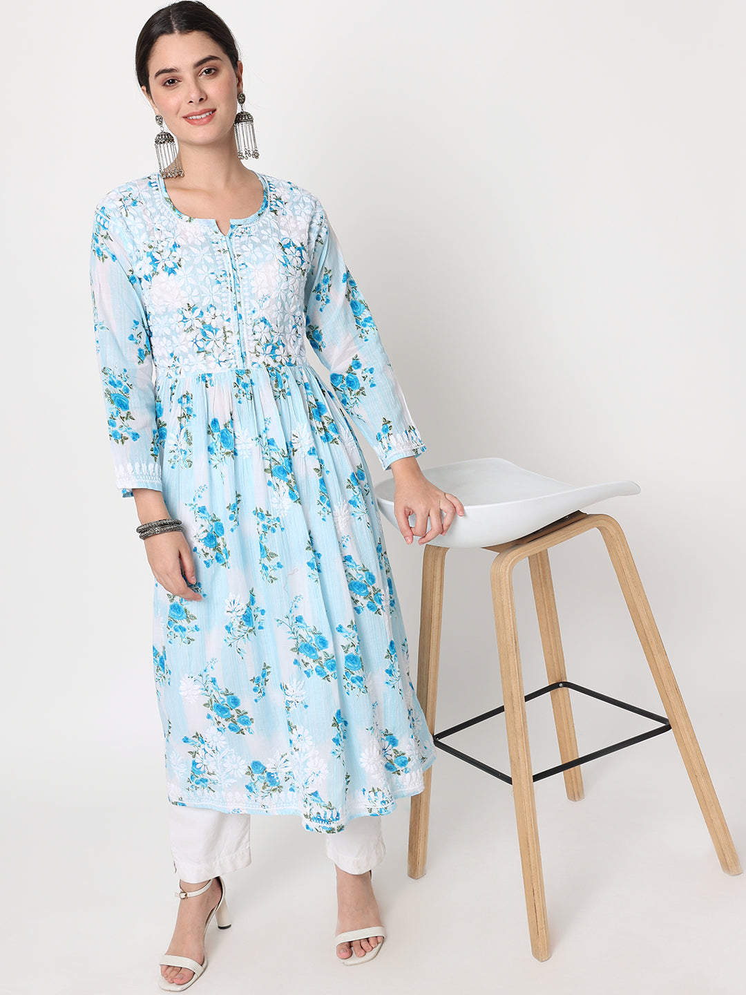 Women Hand Embroidered Chikankari Cotton Kurta-AL3583 Blue