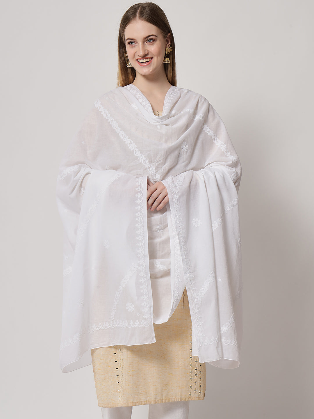 Women Hand Embroidered Mulmul Cotton Chikankari Dupatta-AL3576