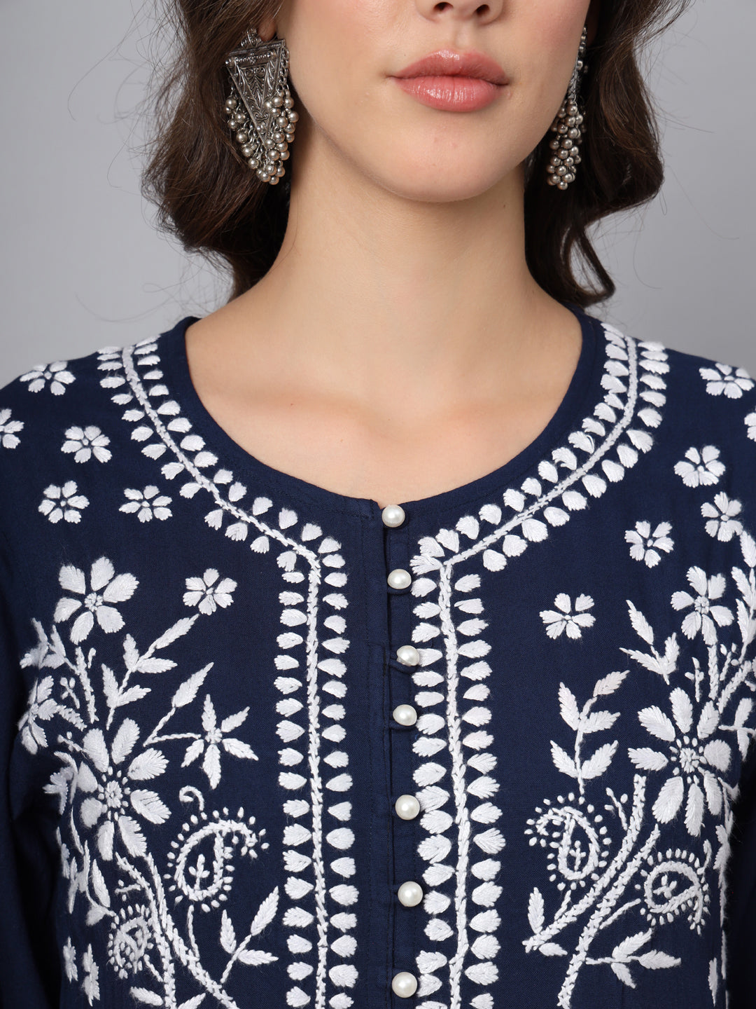 Women Hand Embroidered Chikankari Rayon Kurti-AL3696 Navy