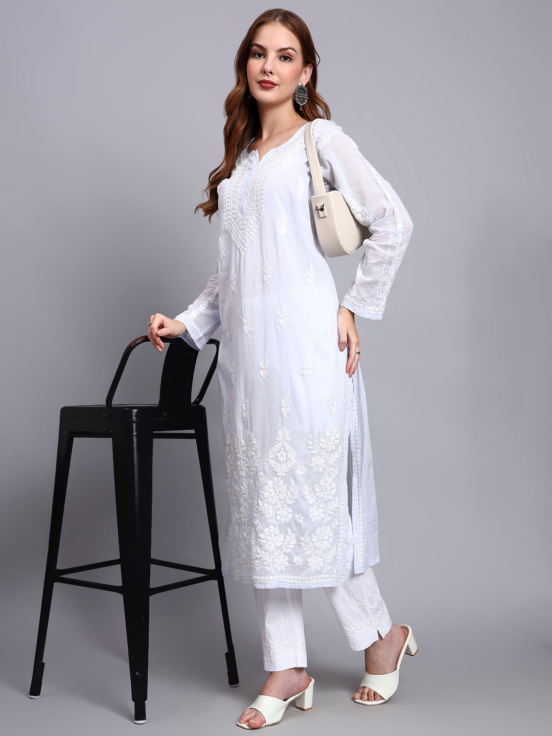 Women Hand Embroidered Chikankari Mulmul Kurti -AL3723 Lavender