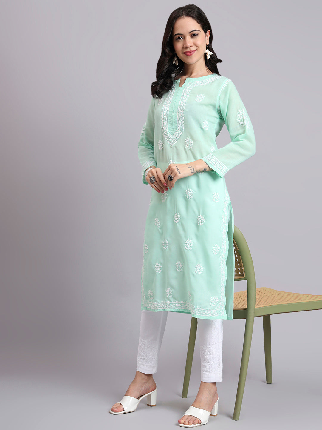 Women Hand Embroidered Chikankari Cotton Kurta-AL3999 Light Green